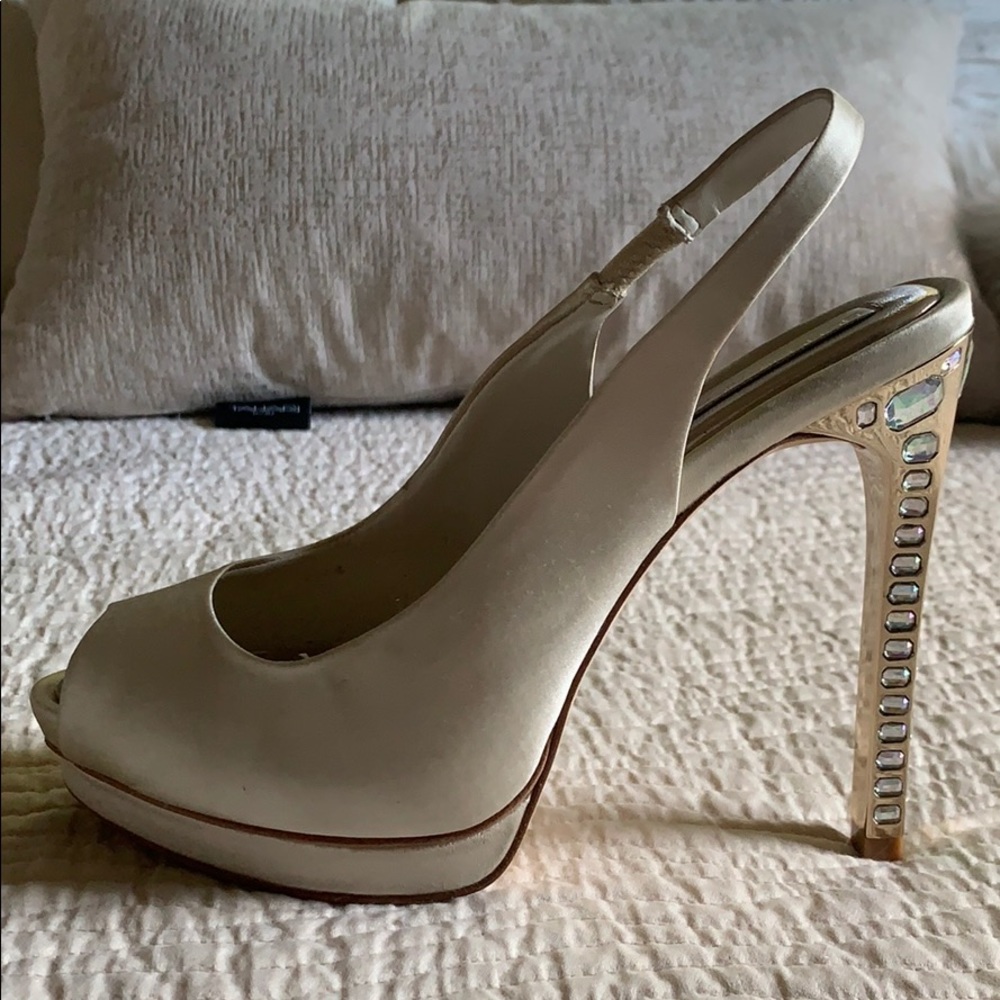 BCBGMAXAZRIA Ramsey Peep-Toe Slingback worn once
